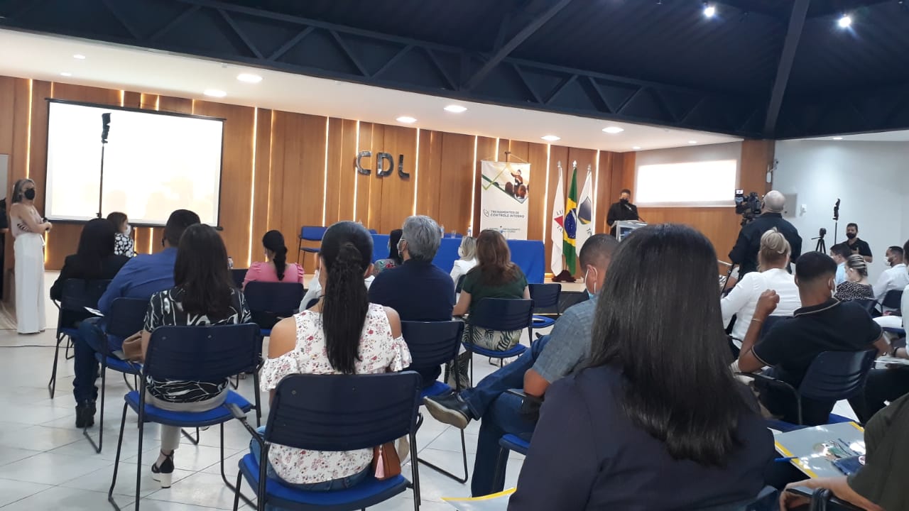 Presidente Pabiana participa de treinamento de Controle Interno promovido pelo Tribunal de Contas Estadual